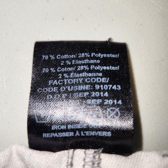 FIREFLY Shorts - Size 28 - Picture 2 of 6